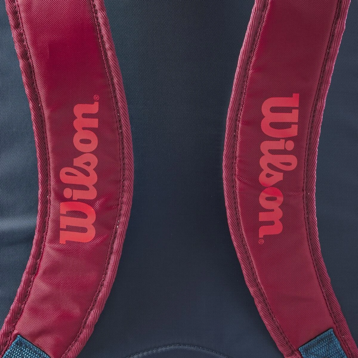 Wilson Tennis-Rucksack Junior/Kinder (Hauptfach+Schlägerfach) 2023 Rot 6 Wilson Tennis-Rucksack Junior/Kinder (Hauptfach+Schlägerfach) 2023 Rot – Bild 4